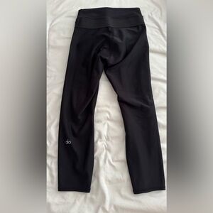 Alo Yoga Airlift Logo Waistband BLACK Cropped Leggings Size extra small